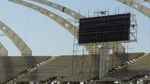 اسکوربرد ورزشگاه برای نمایش امتیازات ، زمان مسایقه و تصاویر مسابقه مانند صحنه های حساس ولوگو های تیم های مختلف استفاده می شود. اسکوربرد ورزشگاهی امروزه در ورزشگاه های روز دنیا بصورت تلویزیون های LED استفاده می شود. تراکم پیکسلی این نمایشر های LED بر اساس فاصله جایگاه نمایشگر تا تماشاگر متفاوت است. در ورزشگاه های بزرگ نقش اسکوربورد ها در کیفیت استفاده تماشاگران نقش بسیار مهمی دارد. زیرا بسیاری از تصاویر مسابقه برای تمامی تماشاگران کاملا در دسترس نیست. اسکوربرد های LEDاین قابلیت را به تماشگران می دهد تا از تمامی اتفاقات درون زمین مطلع شوند و لذت بیشتری از مسابقات خواهند برد. نداشتن اسکوربرد در ورزشگاه های بزرگ امروزه نقص بزرگی محسوب می شود و اهمیت بالایی در رتبه بندی ورزشگاه ها دارد.