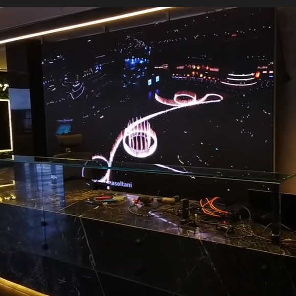 شرکت نواندیشان هوشمند سپاهان با افتخار پروژه نصب و اجرای نمایشگر در مطب دکتر متقی واقع در شهر شیراز را در تابستان 1403 به پایان رساند. این پروژه با هدف اطلاعرسانی به بیماران و مراجعهکنندگان و همچنین بهبود تجربهی کاربری در مطب انجام شد.