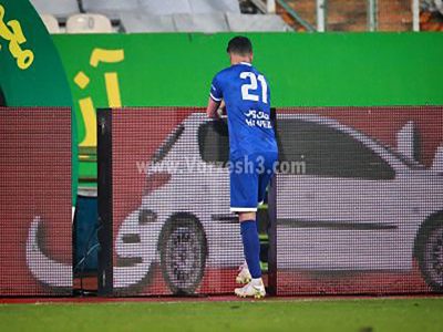 تبلیغات ورزشگاهی LED دور زمین های ورزشی از جدیدترین و موثر ترین شیوه های تبلیغات محیطی در دنیای ورزش می باشد. این نمایشگر های LED با سایر نمایشگر های LED تفاوت های بسیار زیادی دارد. در ایران با پیشرفت محیط های ورزشی و ساخت ورزشگاه های جدید ، نیاز به این تبلیغات بیشتر از گذشته احساس می شود. این نمایشگر ها شمال پنل های LED هستند که مختص این استفاده ساخته شده اند. تبلیغات ورزشگاهی دور زمین در مدت زمان های مختلف فیلم ها و عکس های مربوط به برند های مختلف را نمایش می دهد.